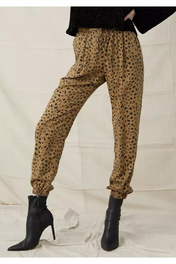 Bella Dahl Pleat Front Jogger 1 Bella Dahl Pleat Front Jogger