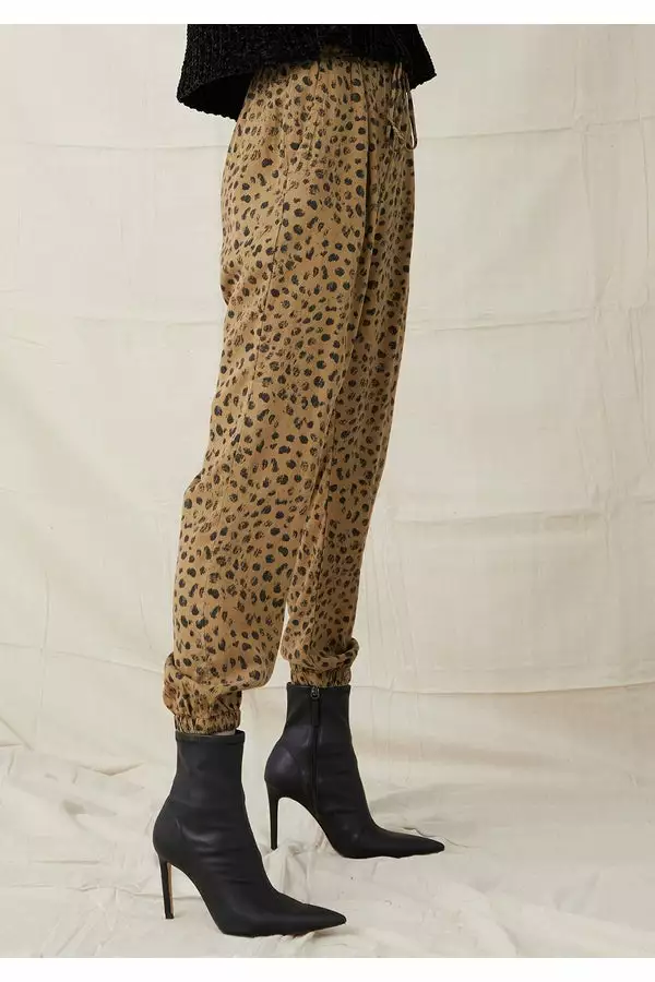 Bella Dahl Pleat Front Jogger 2 Bella Dahl Pleat Front Jogger