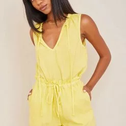 Bella Dahl New Ruffle Waist Shorts