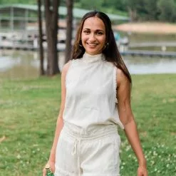 Bella Dahl Fray Hem Flowy Short In Soft Sand