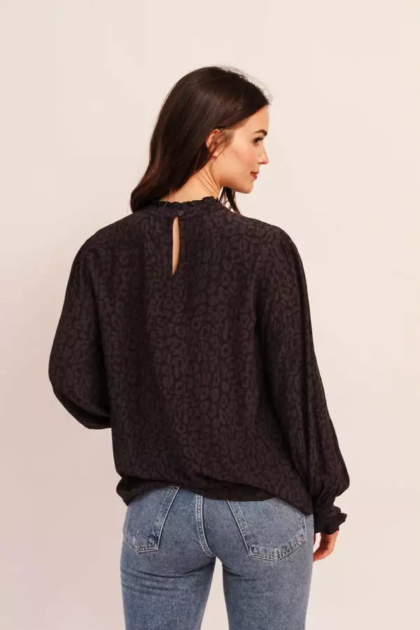 Rails Ariana Top In Charcoal Batik Cheetah 3 Rails Ariana Top In Charcoal Batik Cheetah