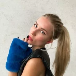 Apparis Ariel Fingerless Gloves In Blue