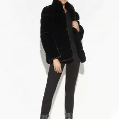 Apparis Sarah In Noir