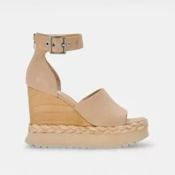 Dolce Vita Parle Heels In Biscuit Suede New