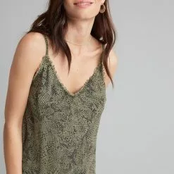 Bella Dahl Fray Edge Cami In Cactus