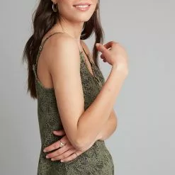 Bella Dahl Fray Edge Cami In Cactus