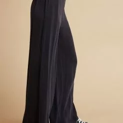 Bella Dahl Sustainable High Waist Flowy Pant In Black 5 Bella Dahl Sustainable High Waist Flowy Pant In Black