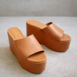 Alohas Chunk Tan Platform Sandals New