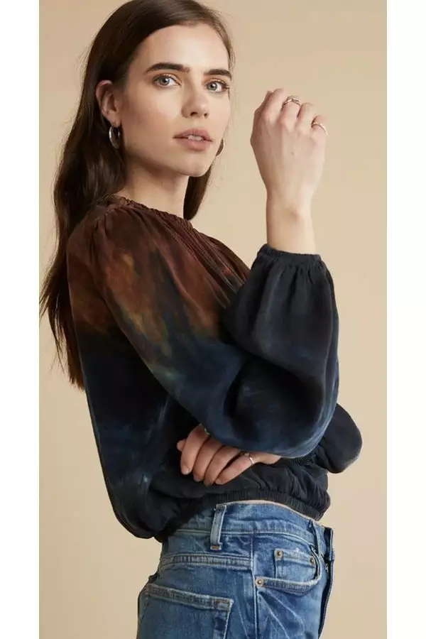 Bella Dahl Sustainable Elastic Shirred Top In Autumn Sky 1 Bella Dahl Sustainable Elastic Shirred Top In Autumn Sky
